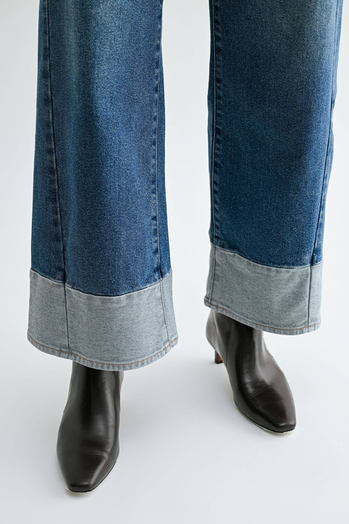 TWO TONED HEM JEAN