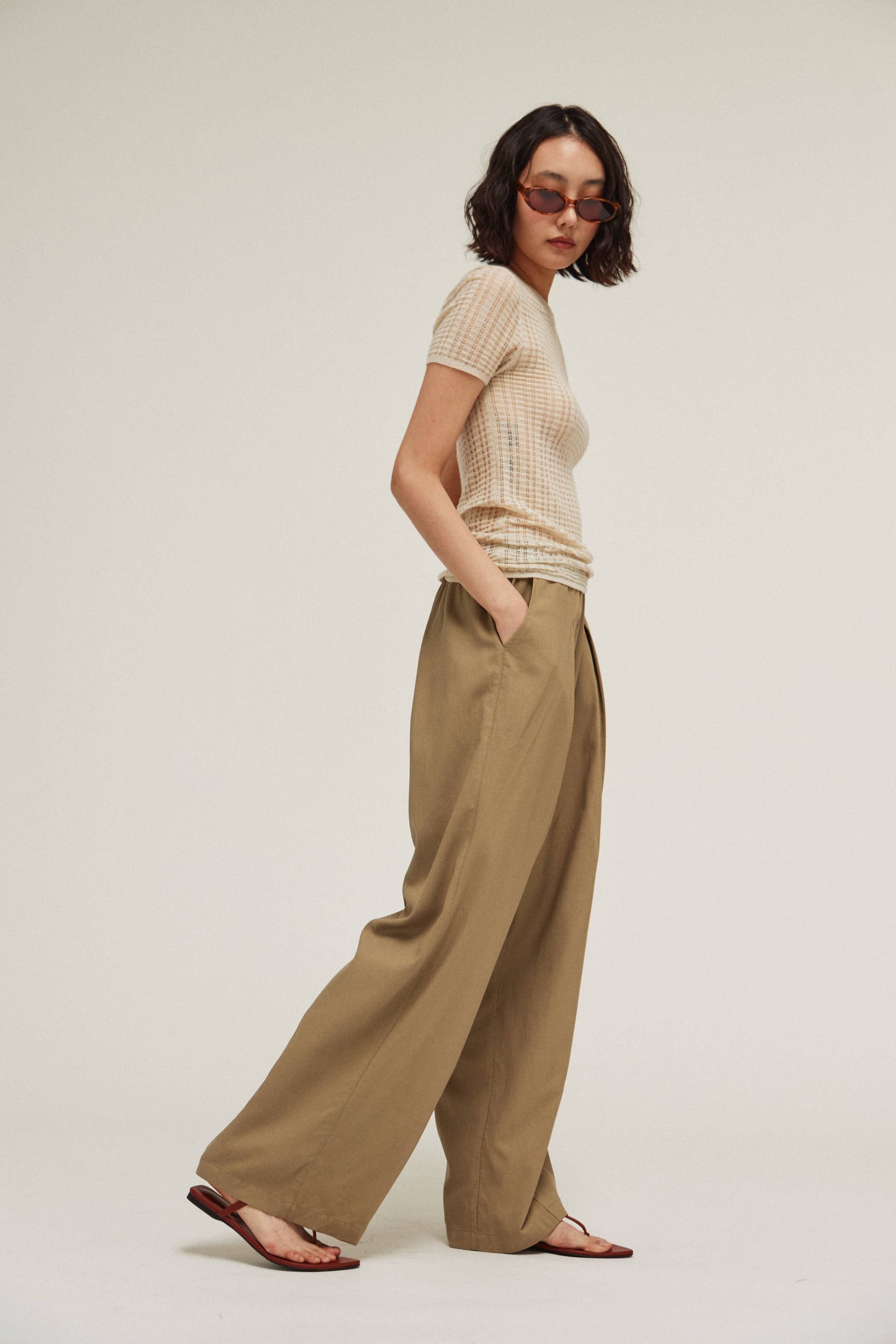 LINEN TUCK PANTS