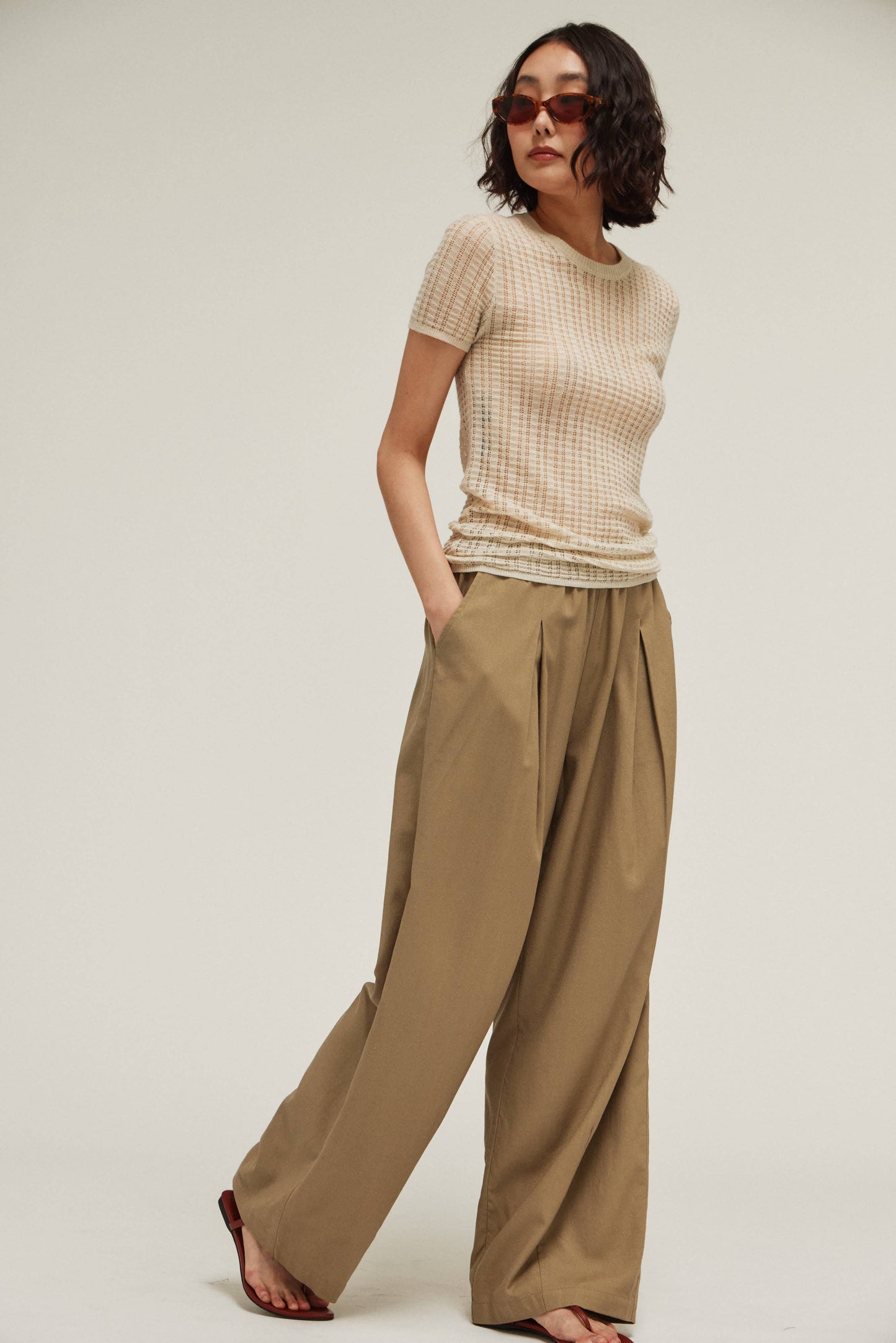 LINEN TUCK PANTS