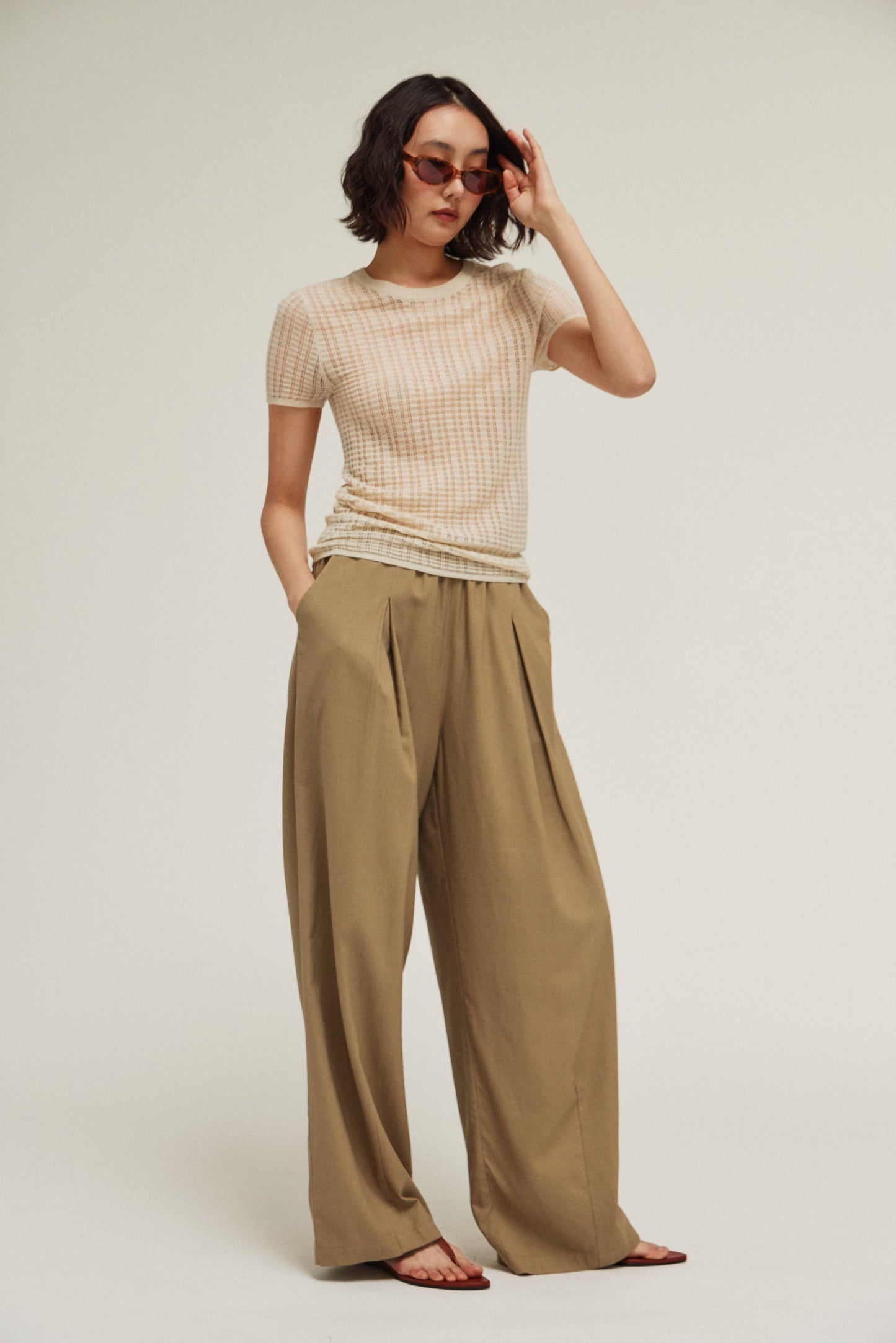 LINEN TUCK PANTS