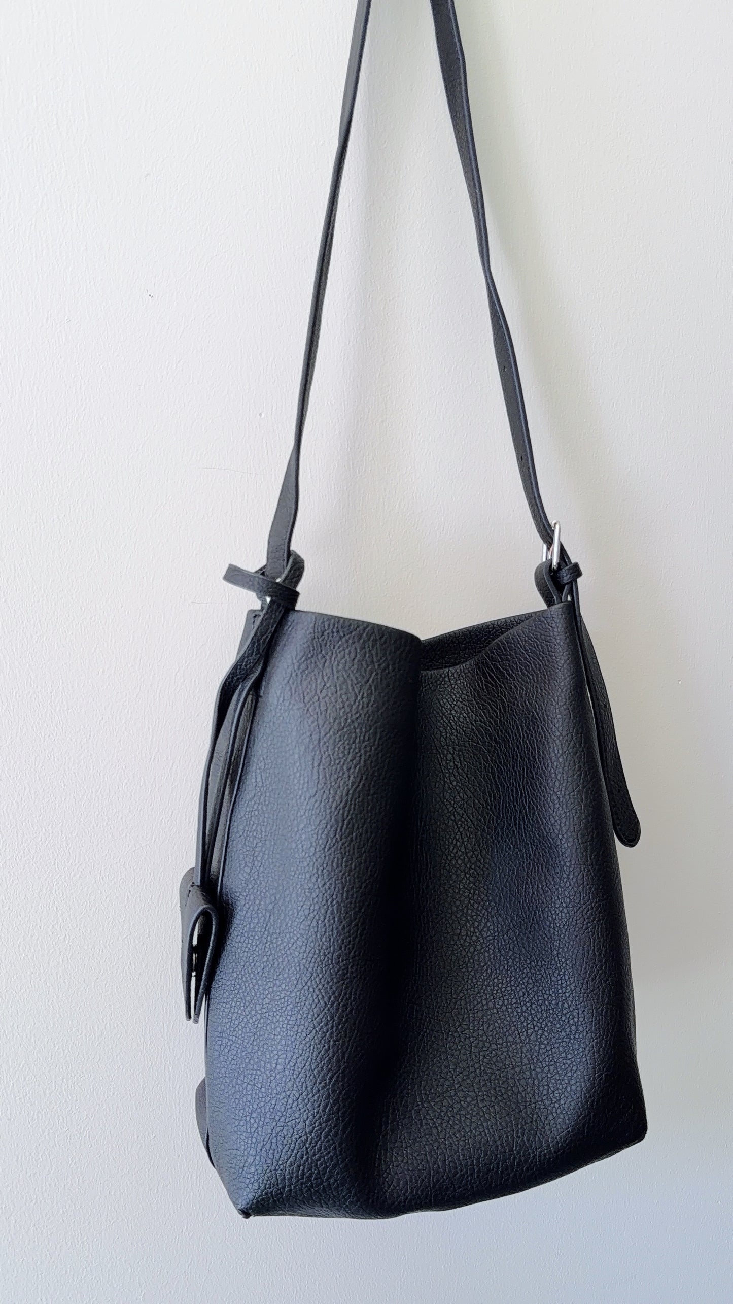 Parker Bucket Black